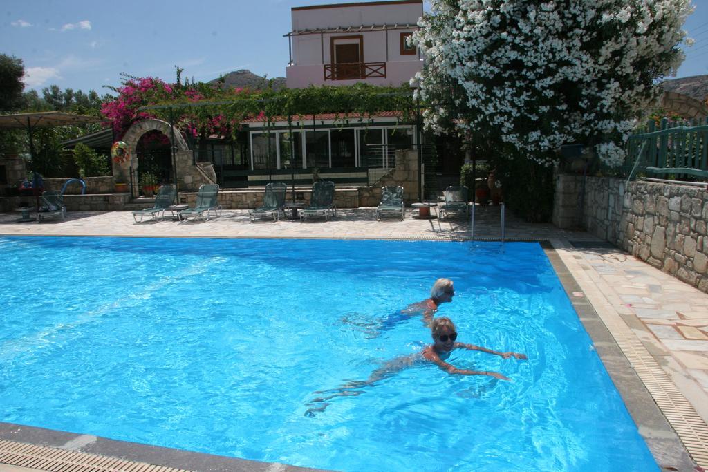 Armonia Hotel Матала Экстерьер фото